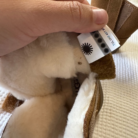 Ugg Baby/Toddler boots in Chestnut - size 4/5 - Picture 9 of 12